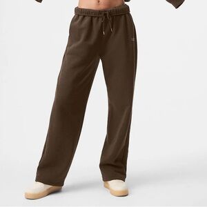 Women’s ALO Accolade Straight leg Sweatpants Espresso Brownstone Large